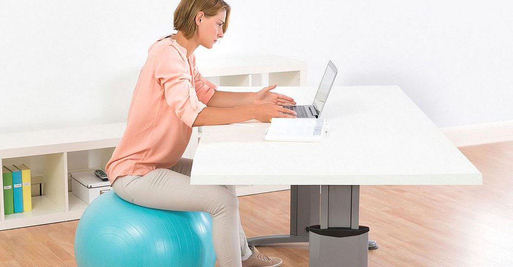 Chaises ergonomiques alternatives aux chaises de bureau traditionnelles