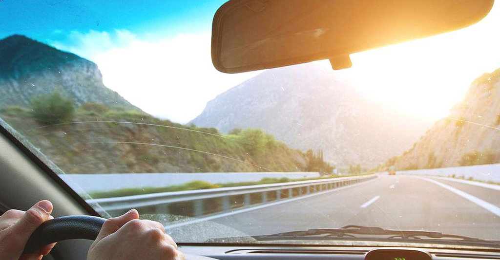 7 conseils pour atténuer le mal de dos lors de vos voyages en voiture