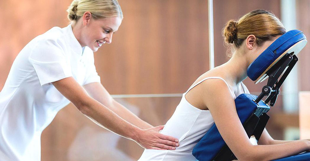 Comment utiliser les balles de tennis pour un massage DIY des douleurs lombaires ?